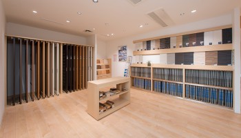 お家の中のドアをはじめ、外壁、室内用建材、床タイルなど、細かい部分のサンプルをご覧いただけます。