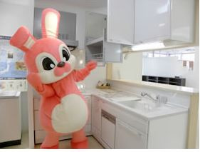 キッチン・水廻り空間は使いやすさと心地よさが大切。各メーカーに細かいこだわりがたくさんあります。キッチンの扉を開けてみたり、水回りの使い心地を体験してみたり。ぜひともご家族誰もが使いやすい空間を見つけて下さい!