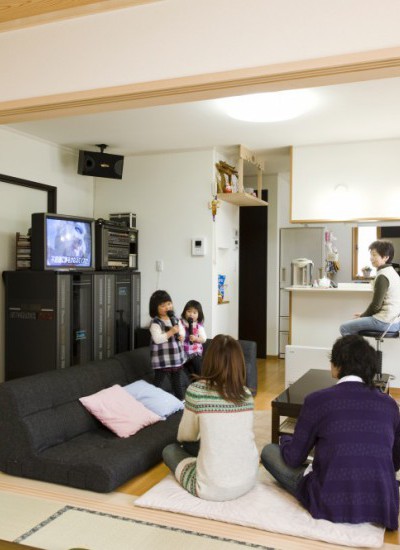 3世代が一つ屋根の下に暮らす、上下階分離型2世帯住宅