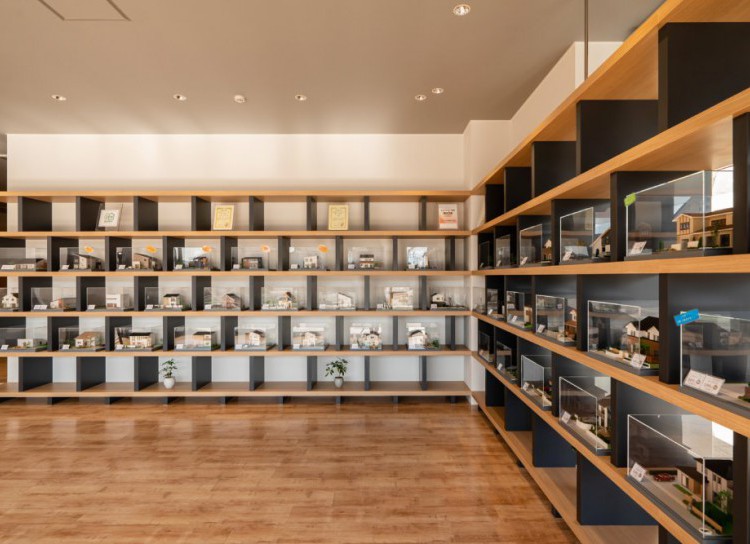 提案プランの模型がズラッと並ぶ模型コーナー!ご家族の暮らしを模型も見ながらイメージしてみてください!