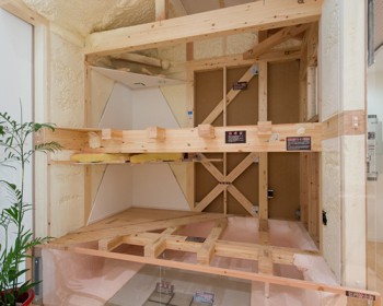 お家造りの要、「構造体」は必ずご自身の目でご確認ください！冬の寒さ厳しい信州で暖かく、安心してお住まいいただく秘訣をご説明させていただきます。